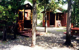 Wagon Wheel.Cabins.3.JPG (53268 bytes)